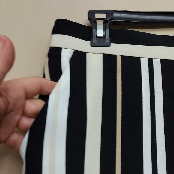 Ann Taylor Loft striped wide leg cropped pants - Picture 3 of 8